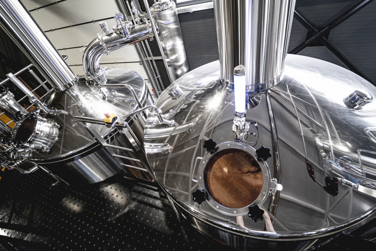 the mash tun, manway open