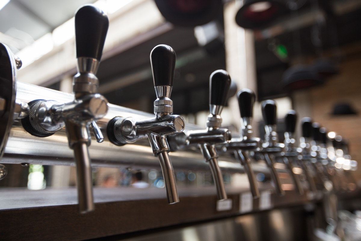 taproom rail, twelve taps